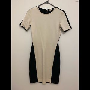 Aritizia size small colour block dress